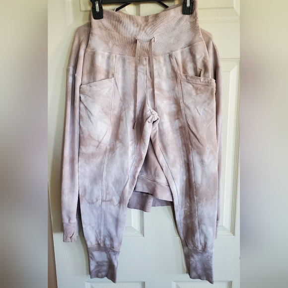 All in motion as set - Picture 7 of 7